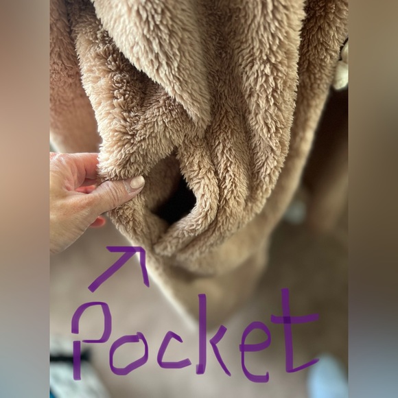 NWOT HYFVE FAUX FUR HOODIE JACKET | Mocha size S - Picture 6 of 9